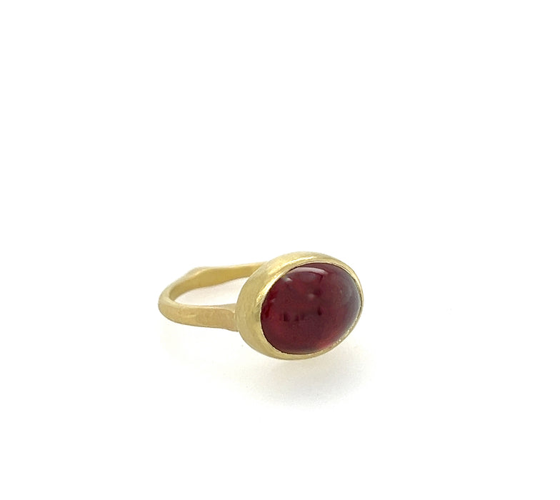 Corazon Ring with Garnet in 18K and 14K Green Gold