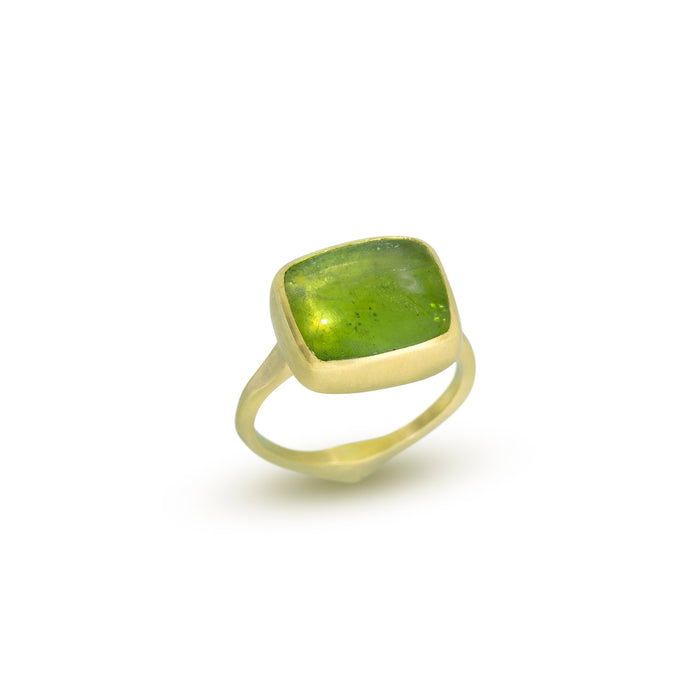 Corazon Peridot Ring in 14K Green Gold