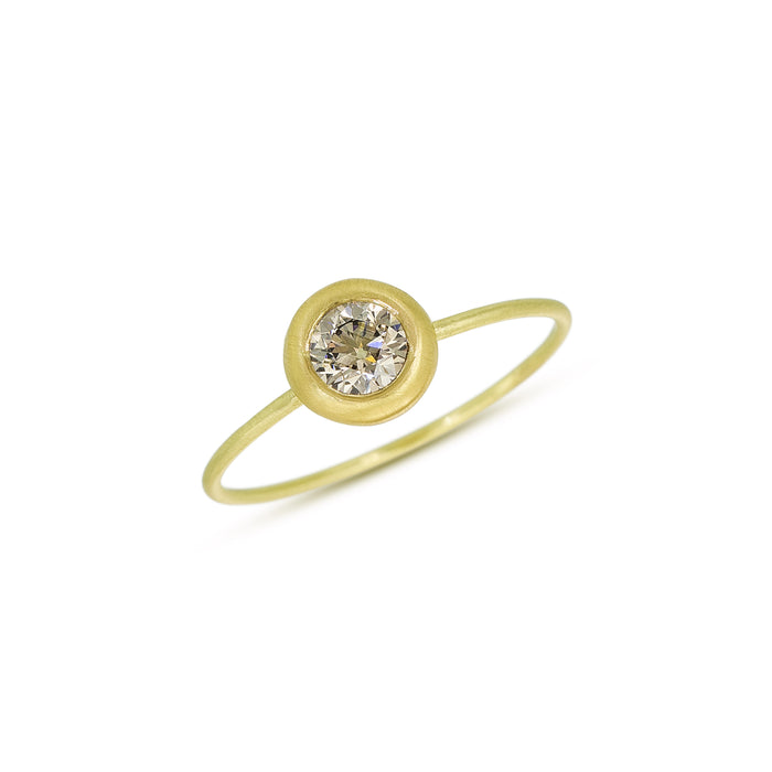 Tiny Star Ring with Champagne Diamond in 18K Green Gold