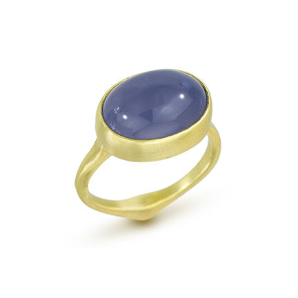 Corazon Cabochon Ring with Blue Chalcedony in 14K Green Gold