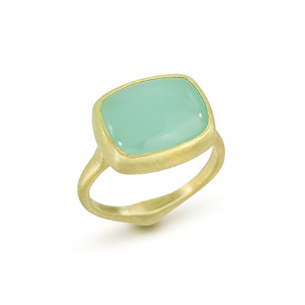 Corazon Cabochon Ring with Chrysoprase in 18K Green Gold